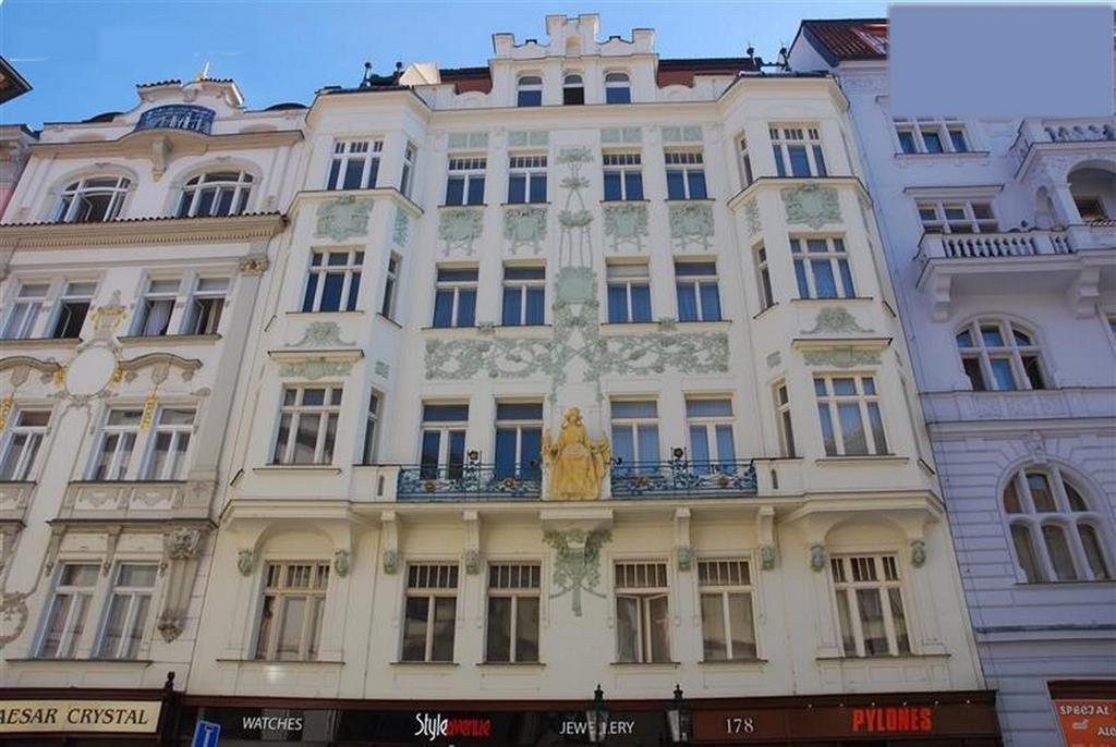 Charles IV Apartments Praha Bagian luar foto